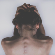 Il corpo grida ciò che la mente non sa dire